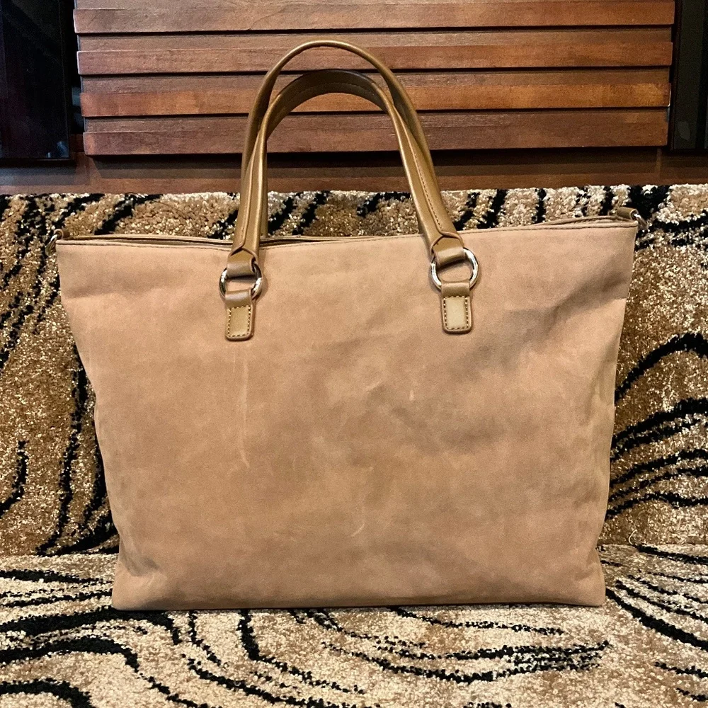 Guess Faux Suede Large Tote - NWOT - Picture 2 of 6
